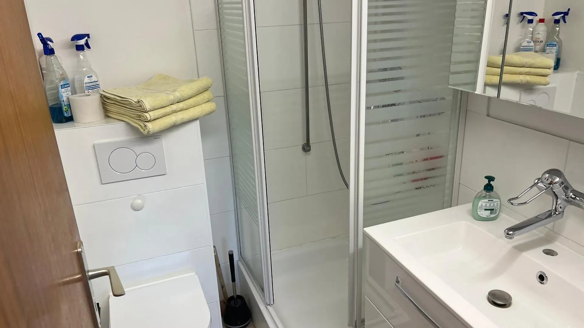Schoenes Apartment Mit Festungsblick - Free Parking - Würzburg Duitsland